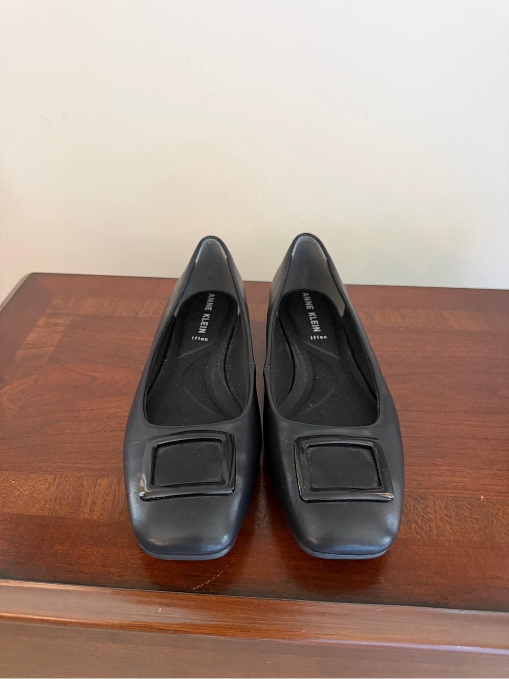 Anne Klein IFlex Black Square-Toe Leather Flats with Decorative Vamp Accent 6.5